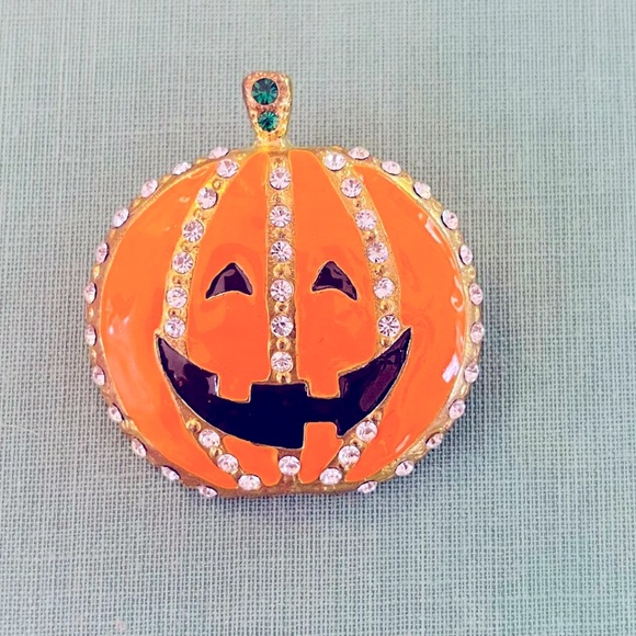 Jewelry - Pumpkin Brooch with Rhinestones
Pre/owned Great condition